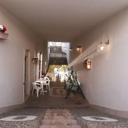 Carbone Apartman *